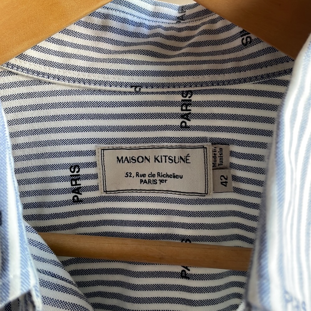 Maison Kitsuné Short-Sleeve PARIS Button Down Oxford - Picture 2 of 4
